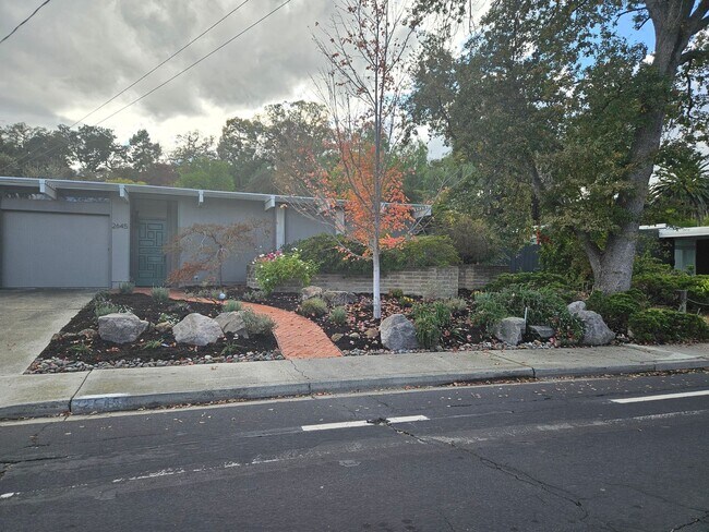 Foto del edificio - Eichler home near downtown Walnut Creek
