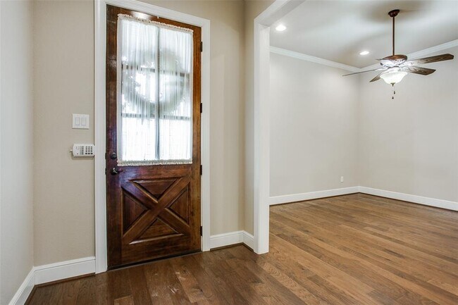 Building Photo - 443 Watermere Dr