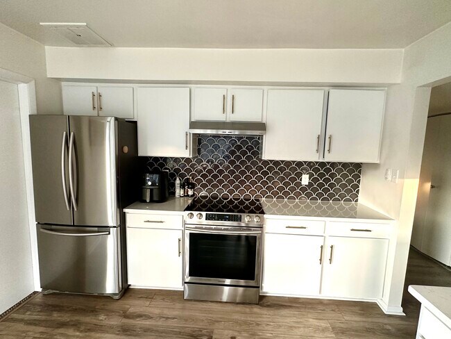 Building Photo - 3924 Whispering Oaks Pl