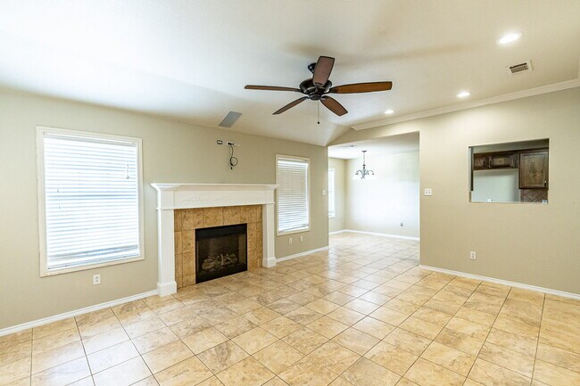 Foto del edificio - Cute 3 bedroom 2 bath in Frenship School District