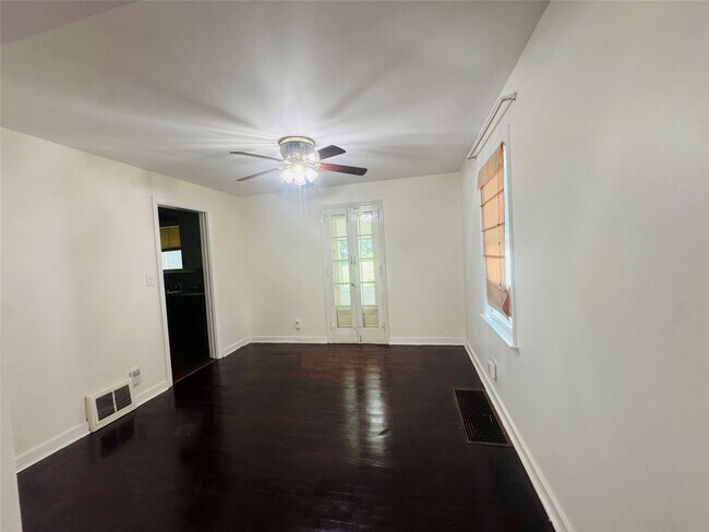 Building Photo - 2709 Watson Blvd