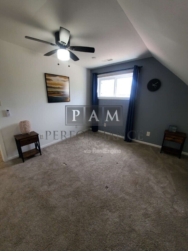 Foto del edificio - 2829 S Howell Ave