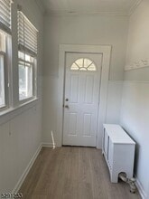 Building Photo - 150 Lincoln Ave