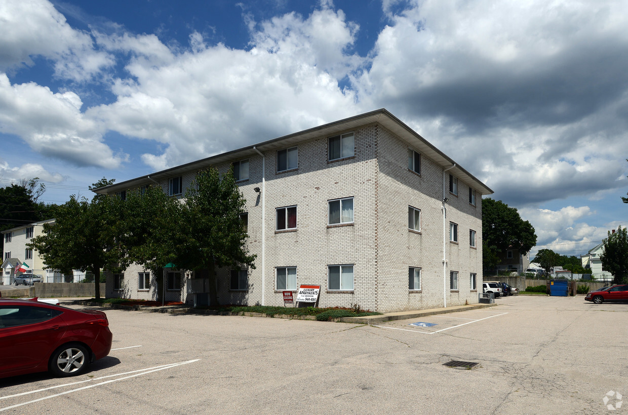 Building Photo - 367 Woonasquatucket Ave
