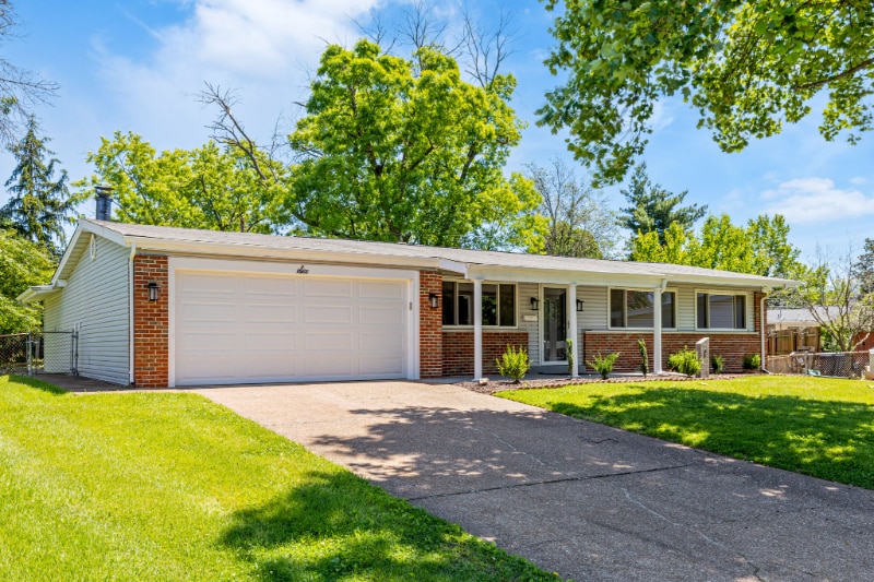 Primary Photo - 6 Colt Cir