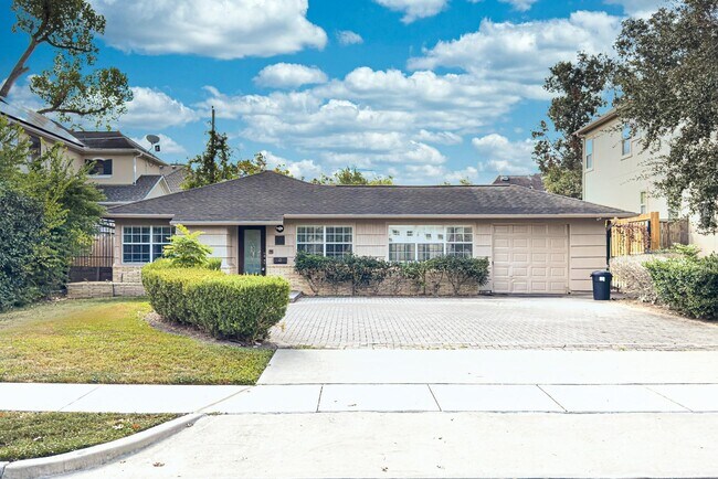Foto del edificio - 4525 Maple St