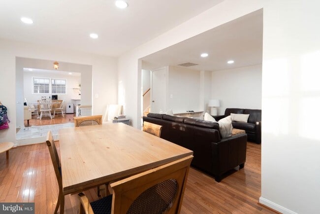 Foto del edificio - 5105 Spring Rock Ct