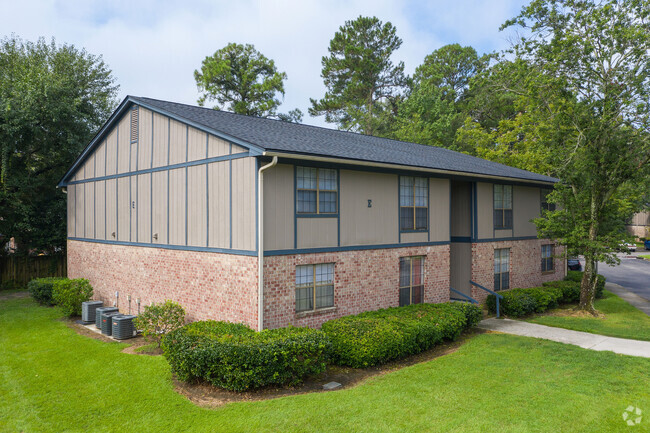 Building Photo - Treehaven