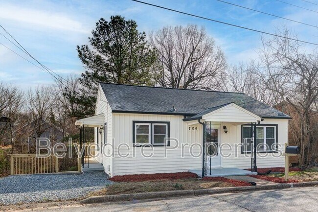 Foto del edificio - 709 Langford Ave