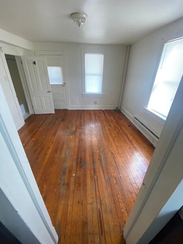 Foto principal - 303 W Grove St