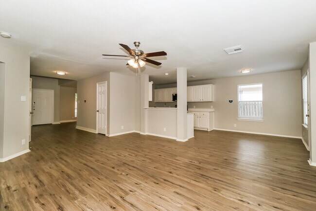 Building Photo - 147 Hiver Cir