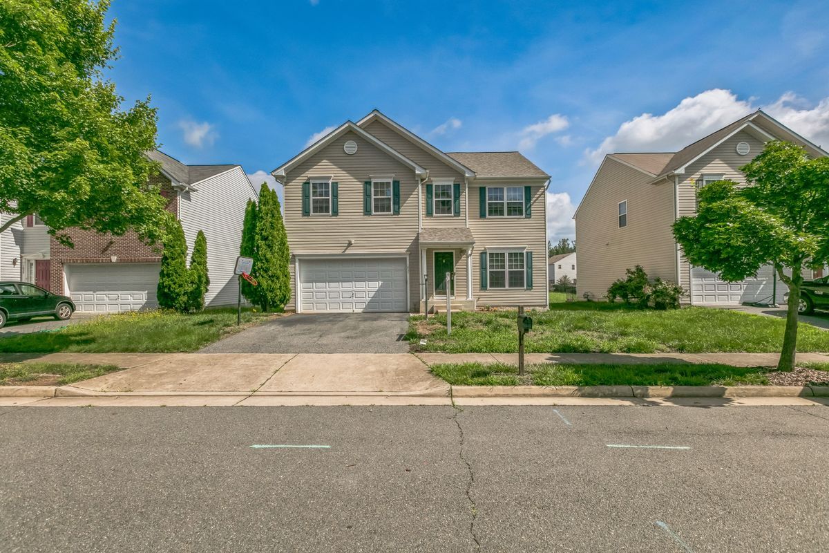 Foto principal - 1037 Bakersfield Ln