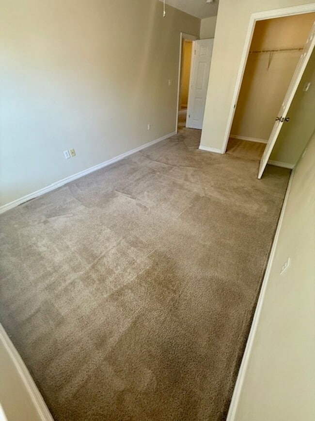 Foto del edificio - Crestview Townhouse