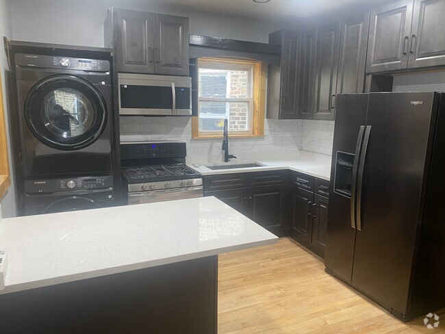 Building Photo - 4724 W Schubert Ave
