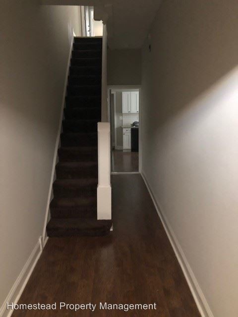 Building Photo - 49 Farson St