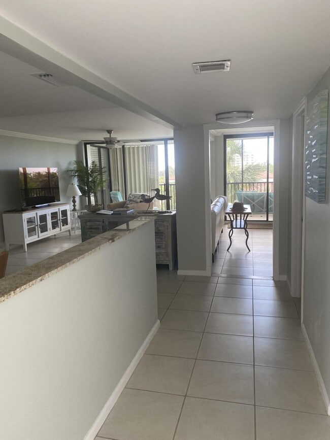 Building Photo - 1605 S US Hwy 1