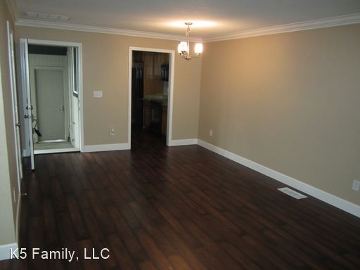 Building Photo - 1021 Chadwick Cir