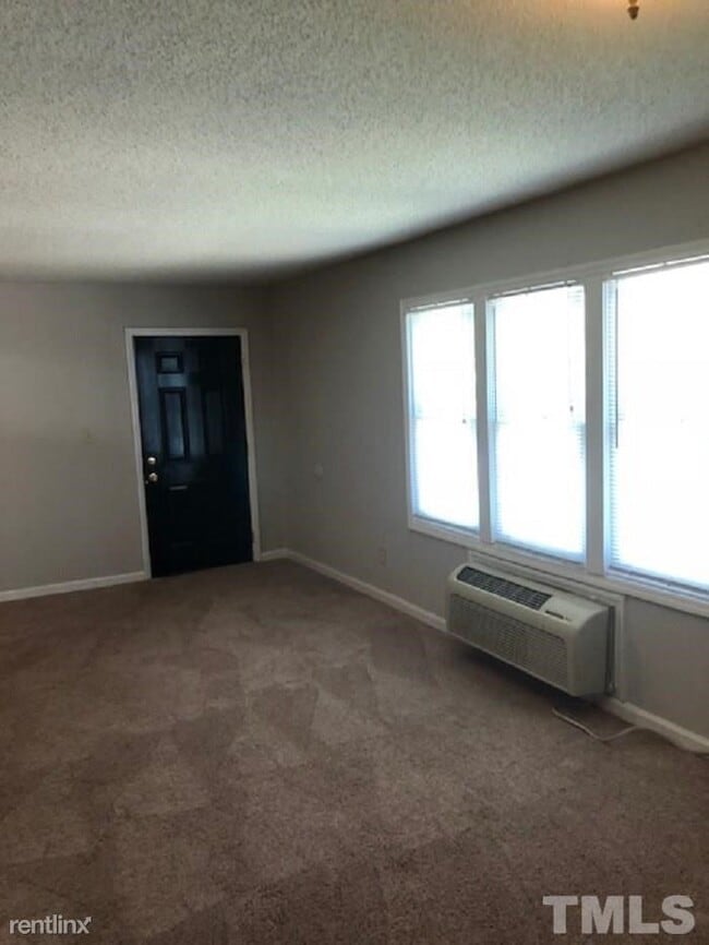 Building Photo - 2 br, 1 bath  - 2120 Hawkins St Apt D