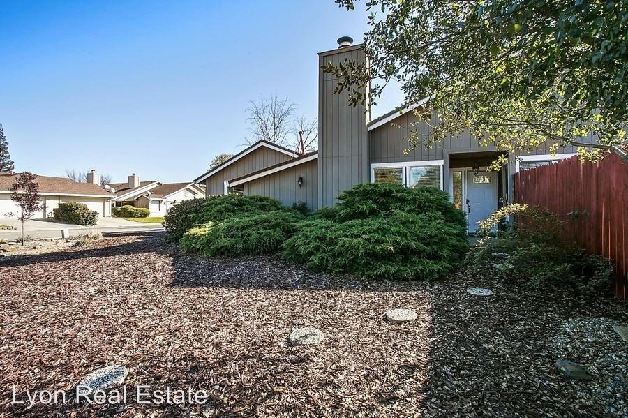 Primary Photo - 5628 Mapleridge Ct