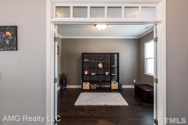 Building Photo - 5 br, 2.5 bath House - 316 Seymour Place
