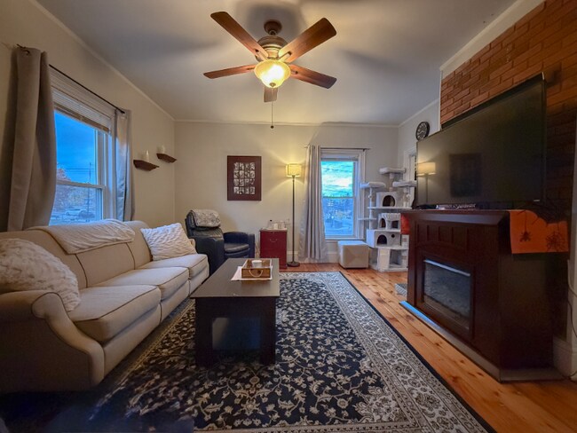 Photo - 173 Elm St Apartment