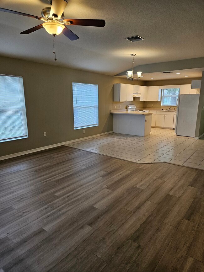 Foto del edificio - 2833 Stoneland Ln