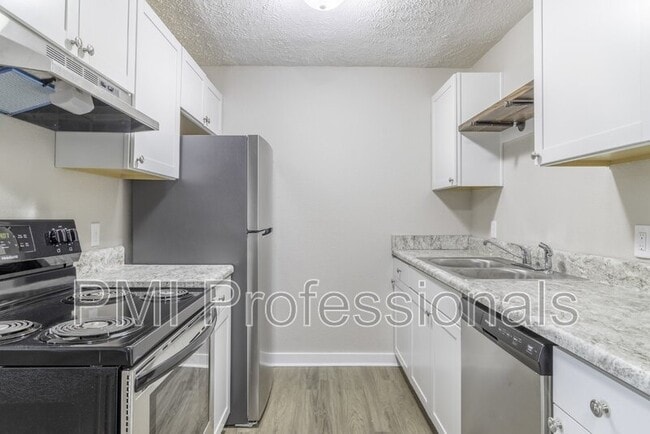 Foto del edificio - 135 Kingsridge Dr