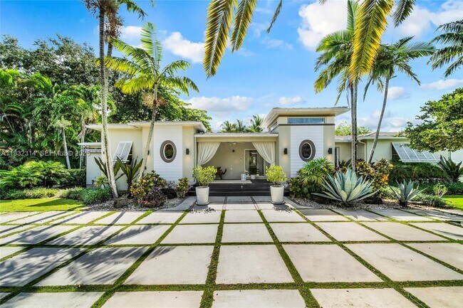 Foto del edificio - 6645 SW 73rd Ct