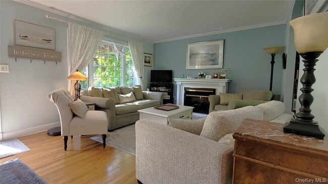 Building Photo - 23 Violet Pl