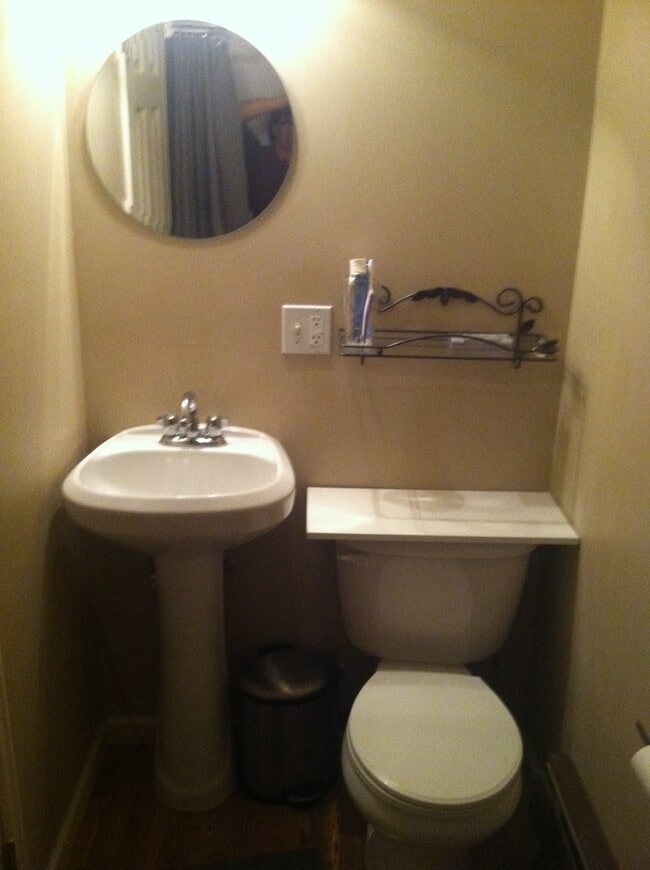 3/4 bathroom - 468 HIGHLAND ST