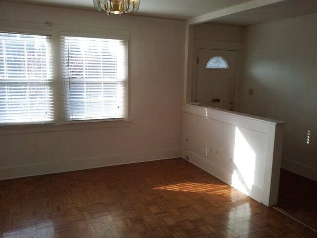 Living room - 46 Daniels Ave