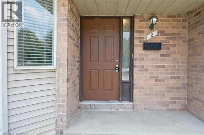 Building Photo - 750 Erinbrook Dr
