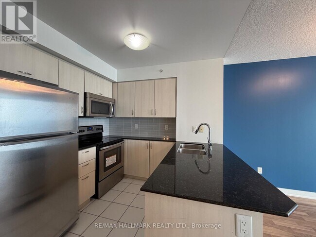 Photo du bâtiment - 5740 Yonge St