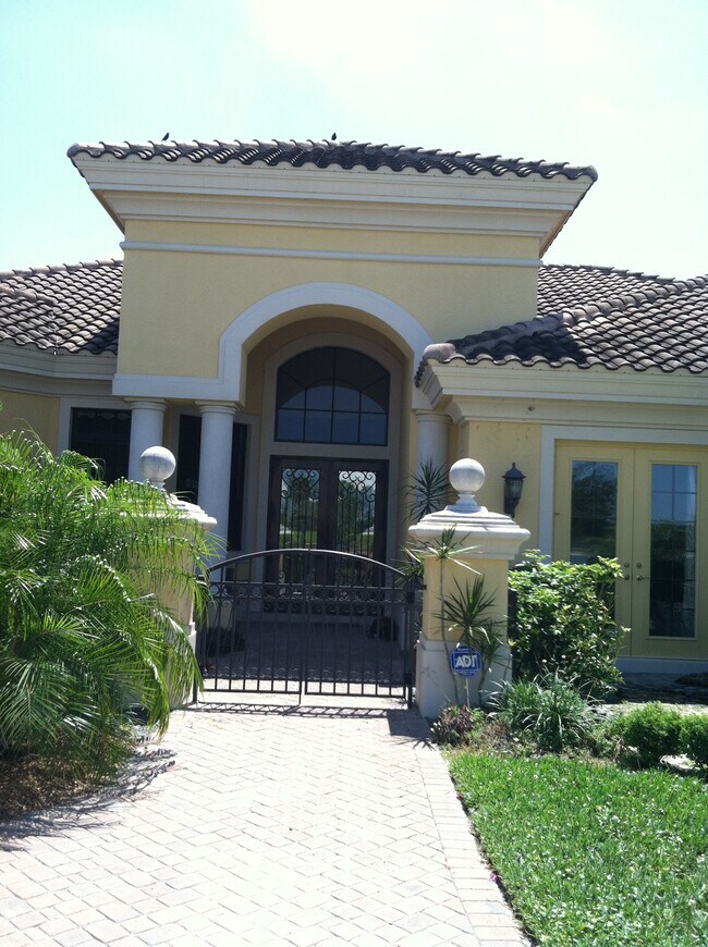 Foto del edificio - 11530 Aerie Ct