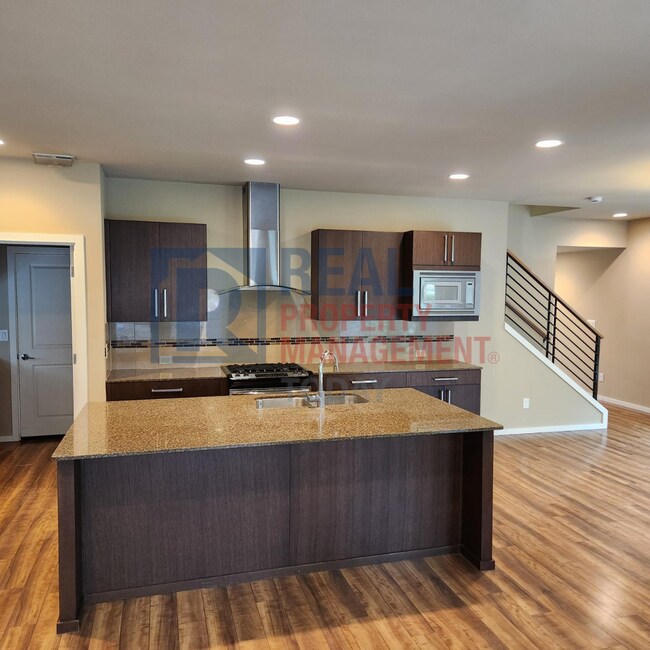 Foto del edificio - Modern 3-Bedroom Gem with Stylish Upgrades...