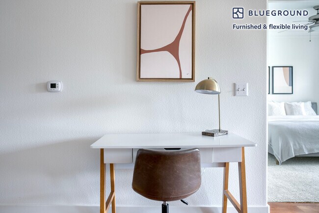 Building Photo - 7225 Crescent Prk W