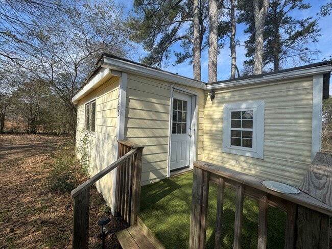 Building Photo - Affordable 2-Bedroom Home in Mill Creek Sc...