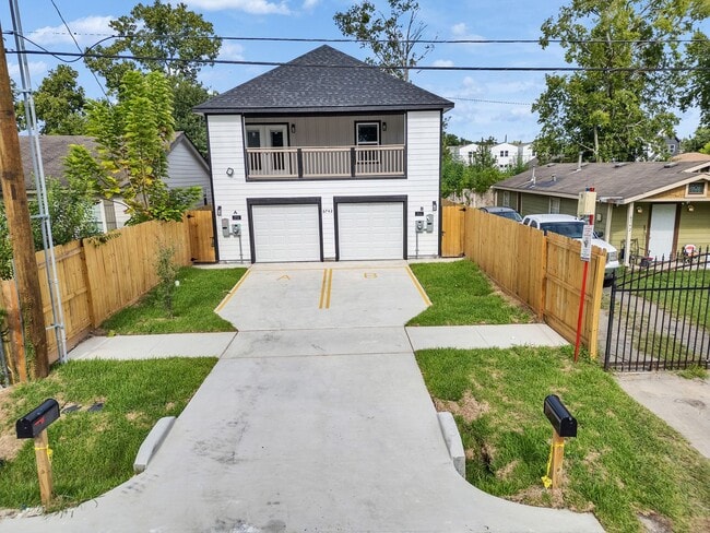 ? Spacious & Stylish 3-Bed Home – Garage Included! ? - ? Spacious & Stylish 3-Bed Home – Garage Included! ?