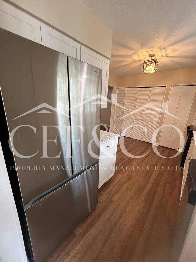 Foto del edificio - 51 Summercreek Dr