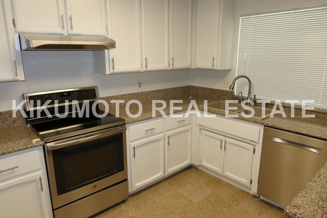 Building Photo - 3 Bedroom 2 1/2 bath Pocket home