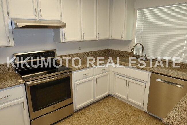 Foto del edificio - 3 Bedroom 2 1/2 bath Pocket home