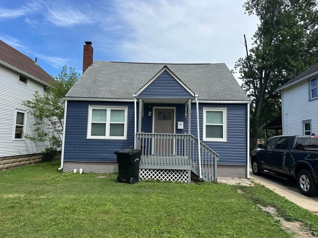 Building Photo - 320 Winckles St