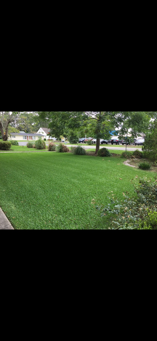 Building Photo - 1601 S 41st St