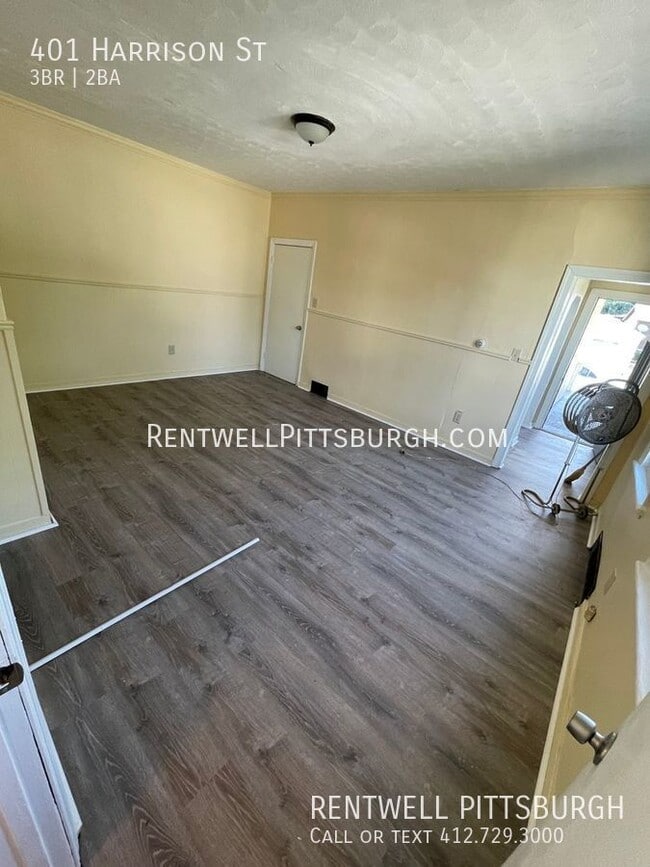 Building Photo - 3 Bedroom Home in Glassport (Section 8 Not...