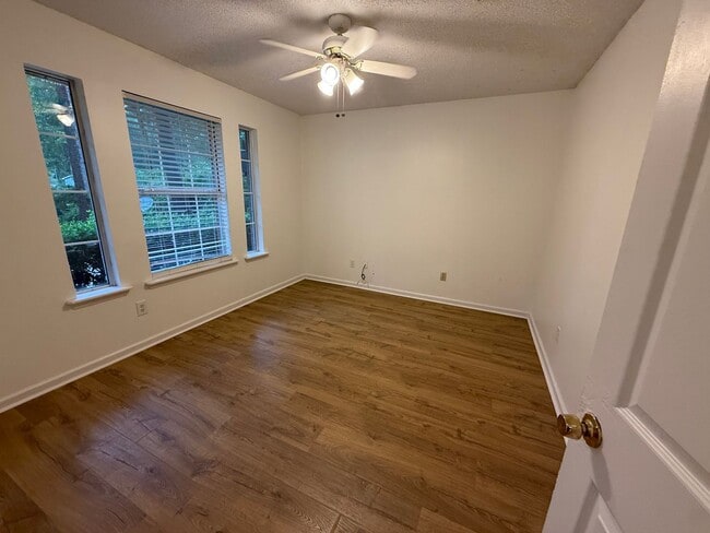 Building Photo - NE Tallahassee Home in Top School District