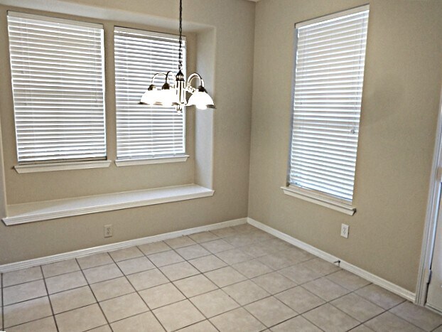 Foto del edificio - 4807 Chase Court Dr