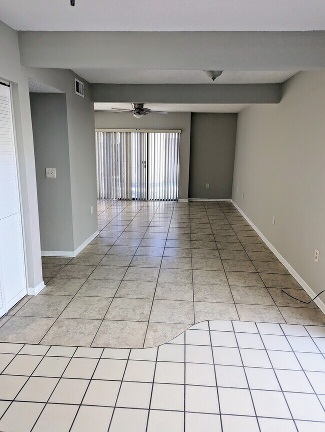 Building Photo - 2095 Sunset Point Rd