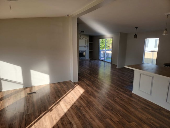 Building Photo - 8424 Bloomwood Dr