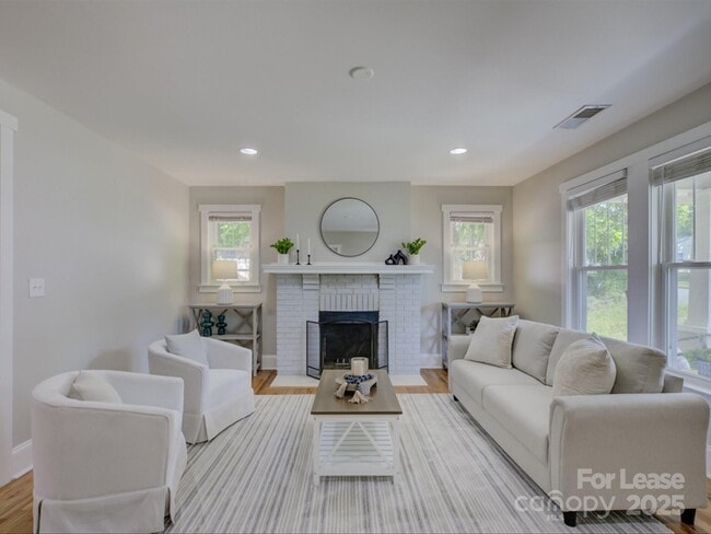 Foto del edificio - 1324 E 35th St