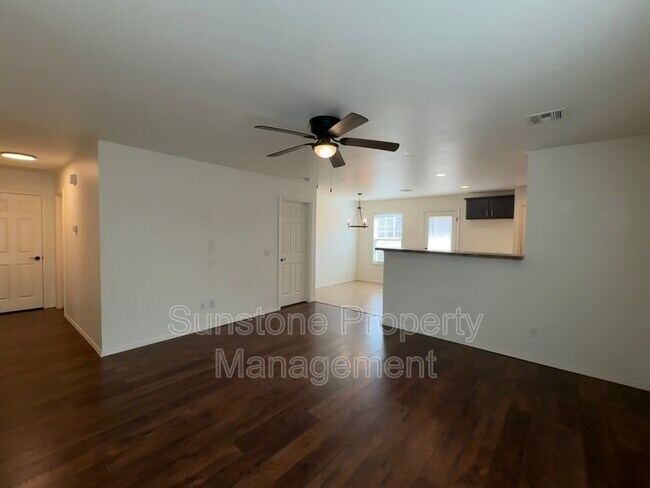 Foto del edificio - 14681 S Toledo Pl